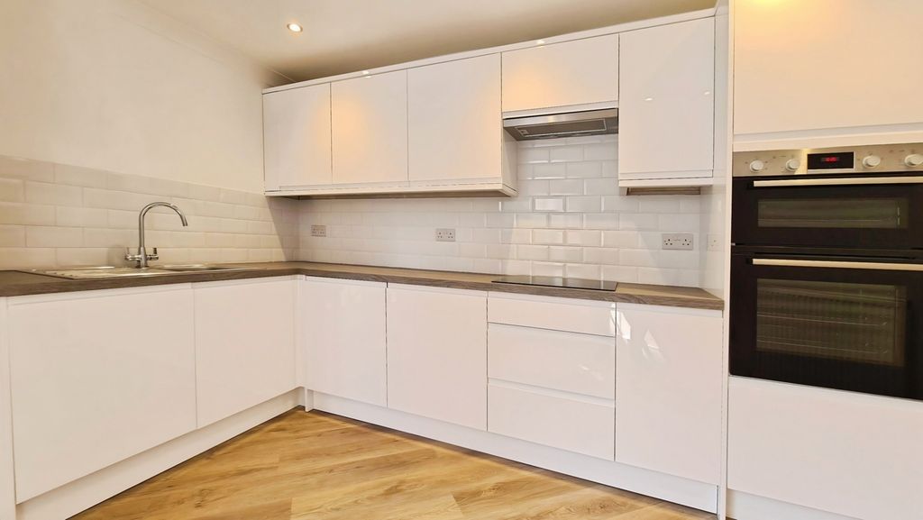 Property photo 2 of 7 Pbox-Img.Jpg