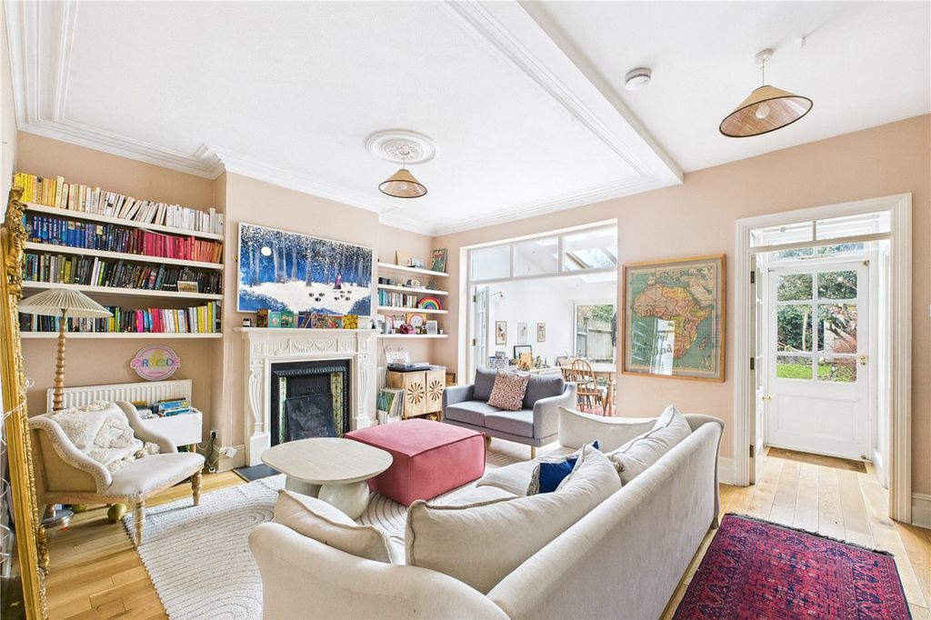 Property photo 1 of 20 Picture No. 12