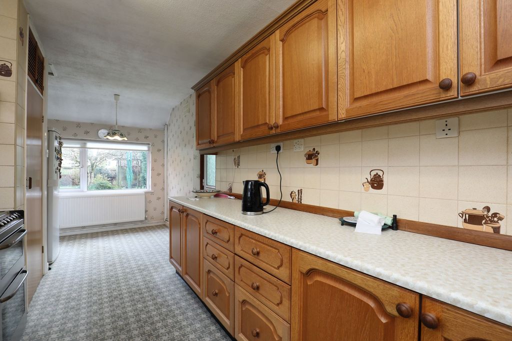 Property photo 3 of 32