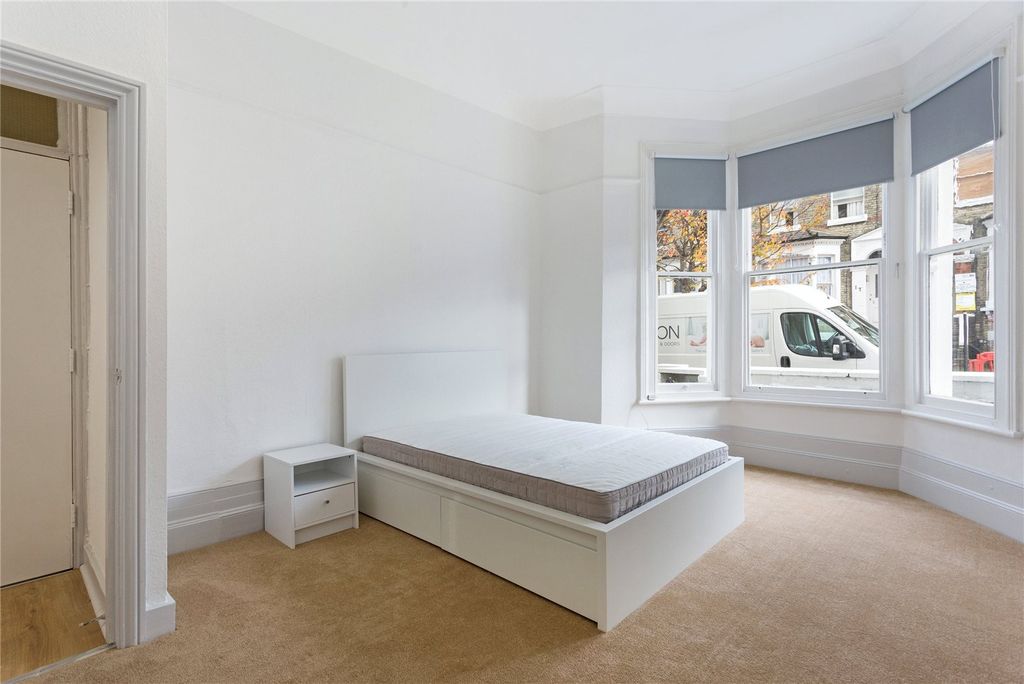 Property photo 3 of 8 Bedroom