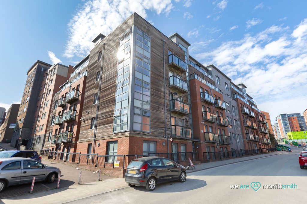 Property photo 1 of 12