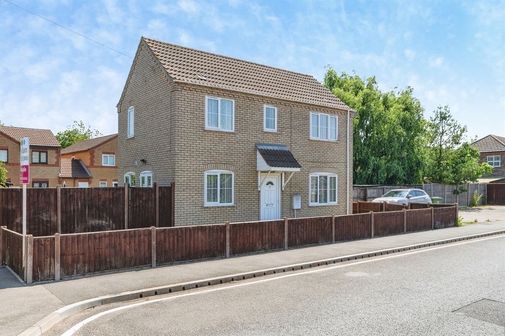Property photo 2 of 17
