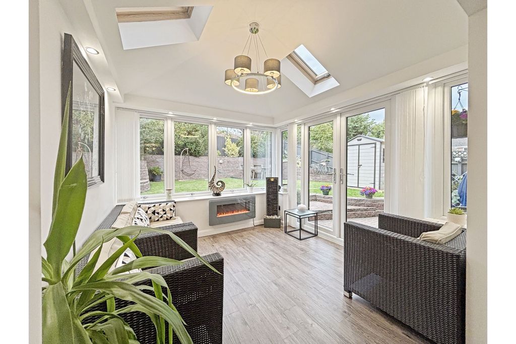 Property photo 2 of 19