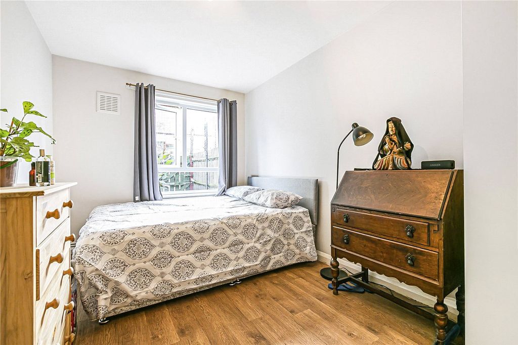 Property photo 3 of 15 Bedroom