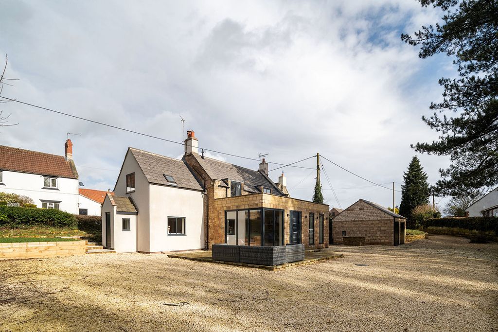 Property photo 3 of 22