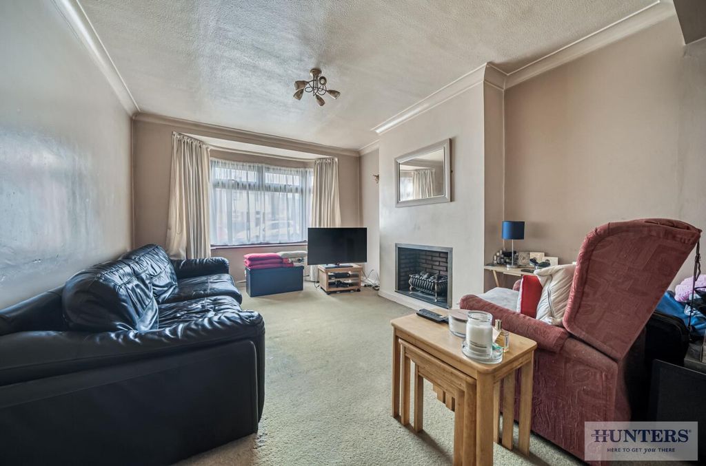 Property photo 2 of 16 Lounge