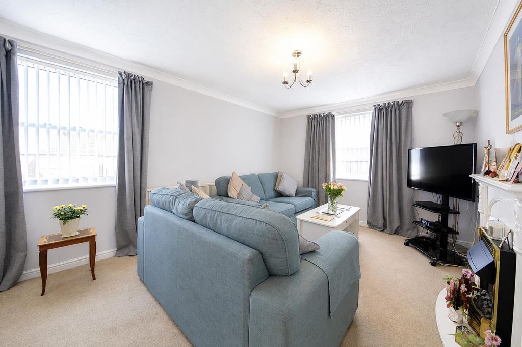 Property photo 2 of 13 8.Png