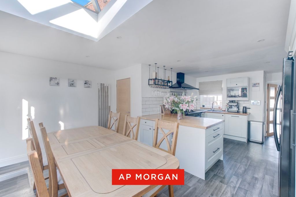 Property photo 2 of 23 Picture No. 03