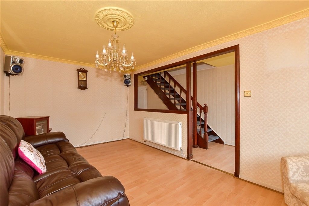 Property photo 2 of 11 Lounge