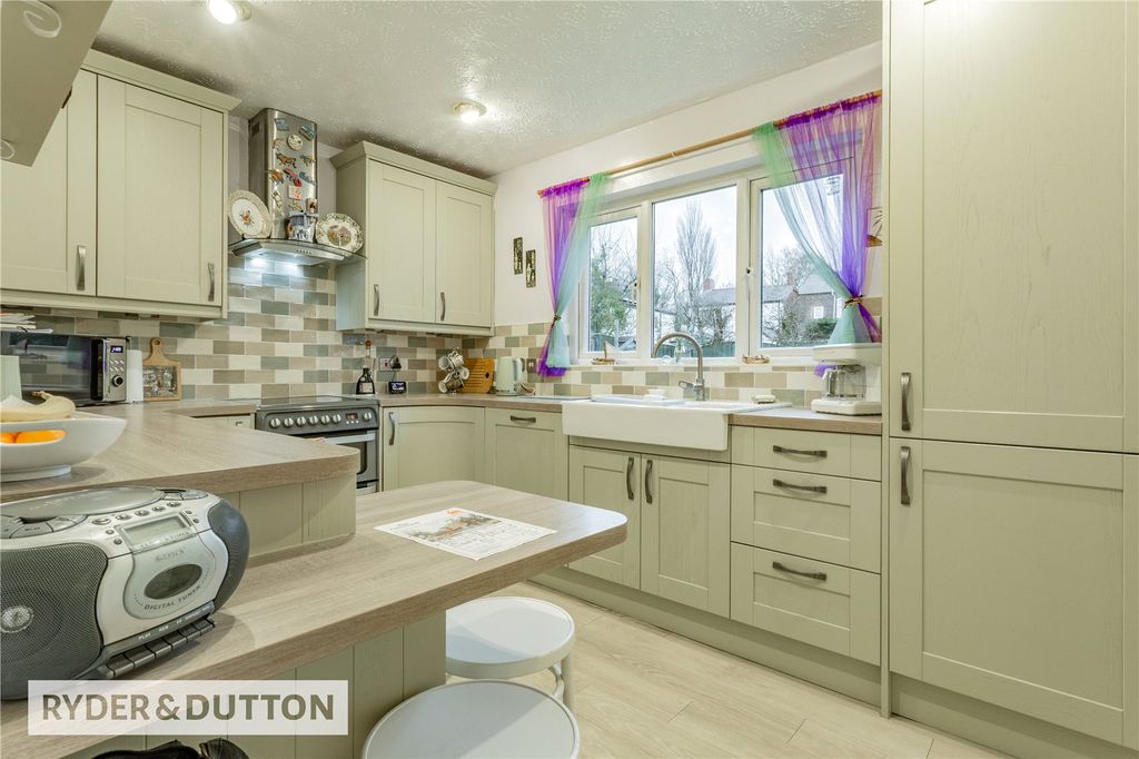 Property photo 2 of 27 Kitchen