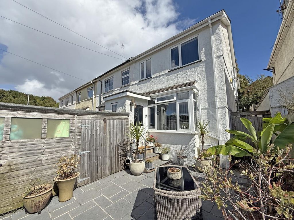Property photo 1 of 18 Stentaway Road 7 - Front.Jpg