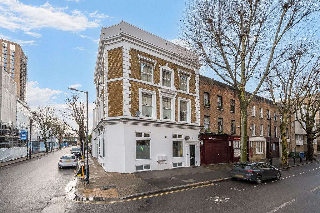 Property photo 1 of 17