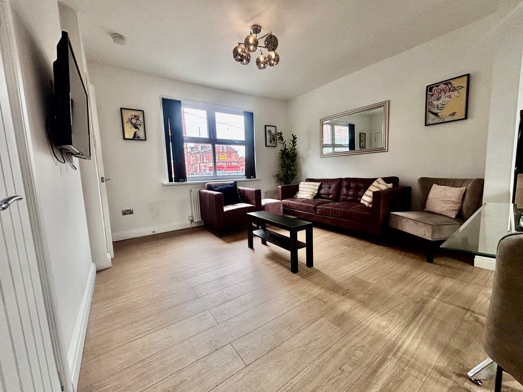 Property photo 3 of 11 Image