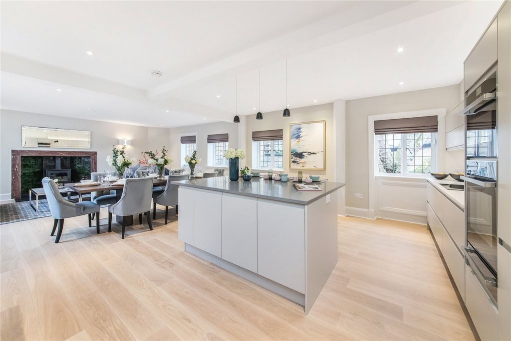 Property photo 3 of 13 Kitchen