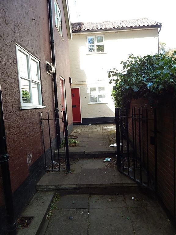 Property photo 2 of 16