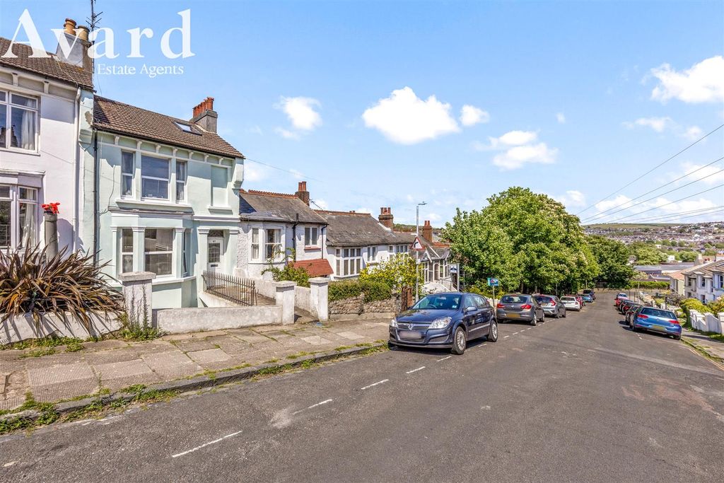 Property photo 2 of 19 Princes Road, 67-017.Jpg