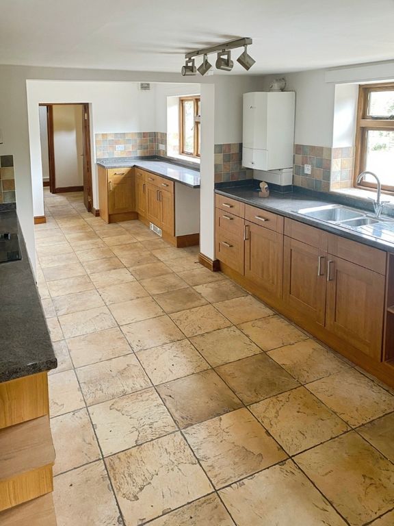 Property photo 3 of 7 Pbox-Img.Jpg