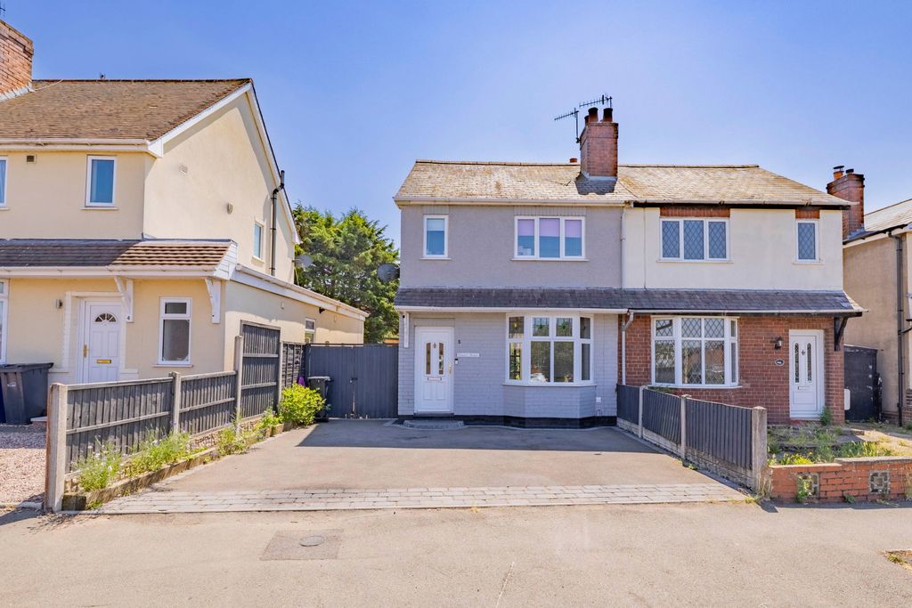Property photo 1 of 32