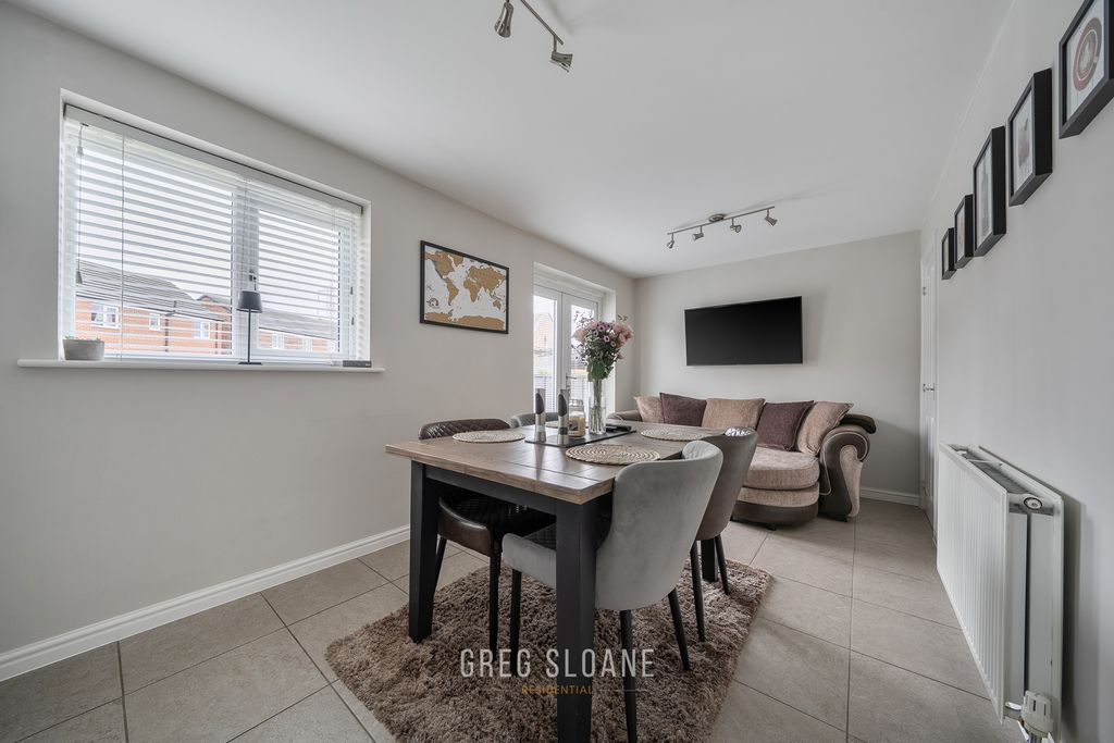 Property photo 3 of 17 1415883-10-69973c1255151