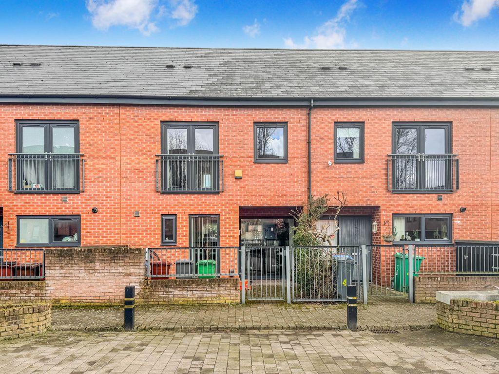 Property photo 3 of 15 Aniline Street