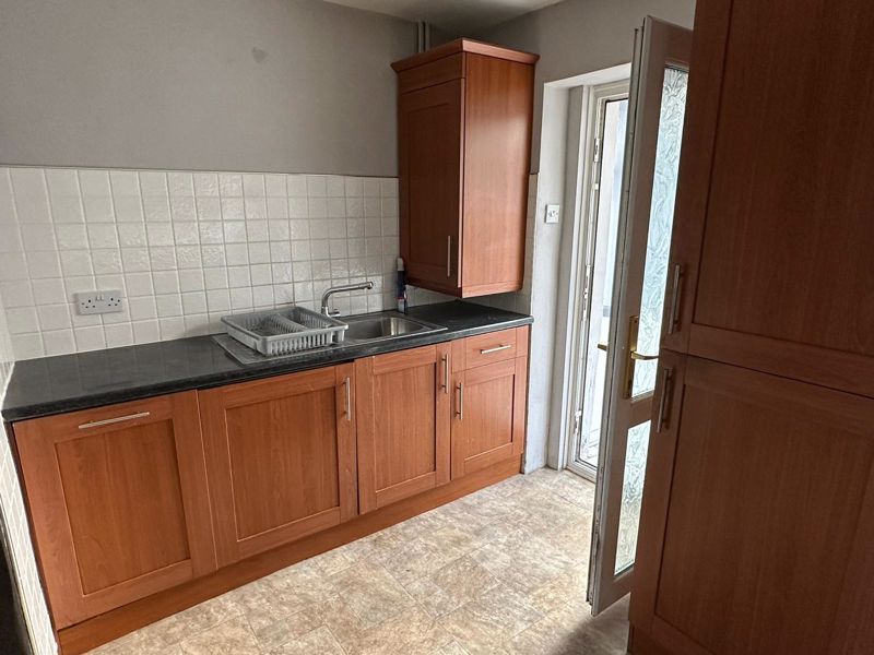 Property photo 3 of 11 Photo 4