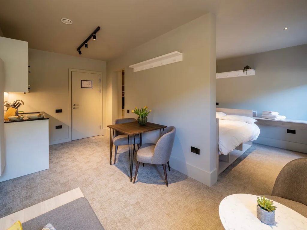 Property photo 1 of 17 Grand Studio