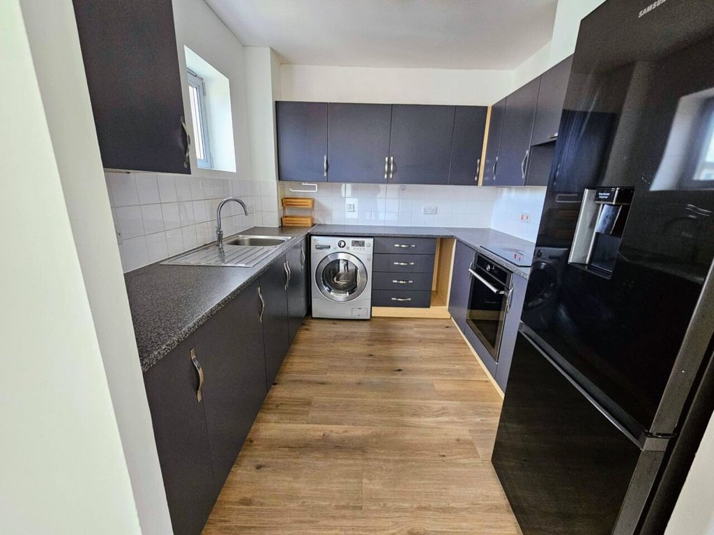 Property photo 2 of 8