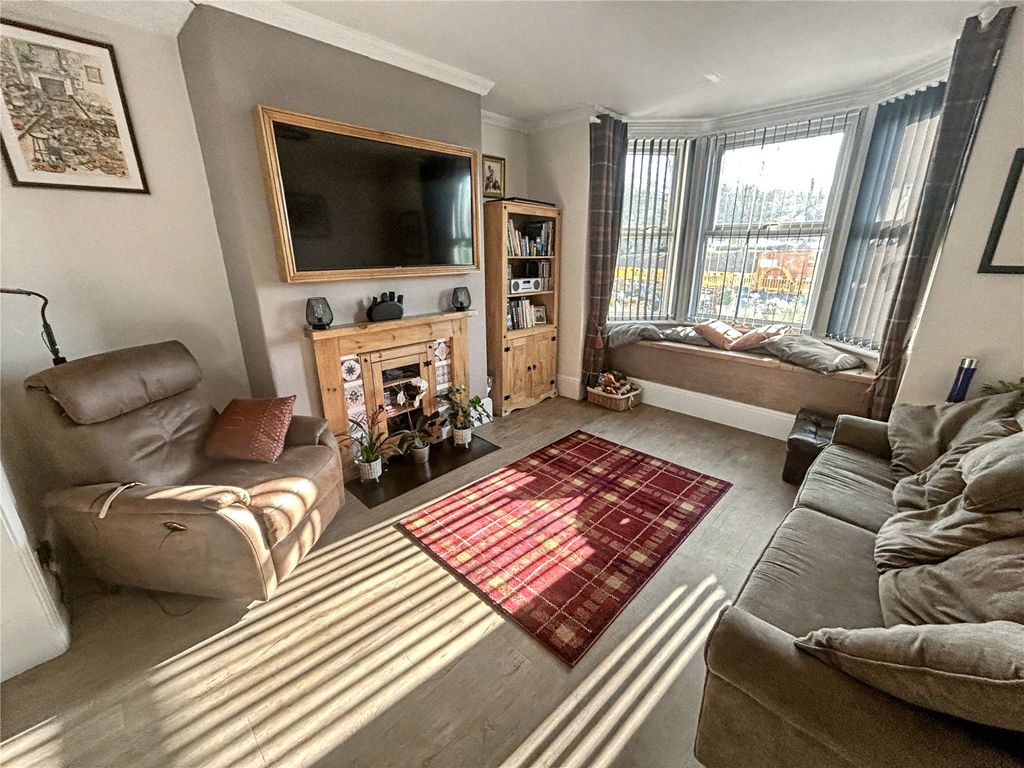 Property photo 2 of 16 Sitting Room