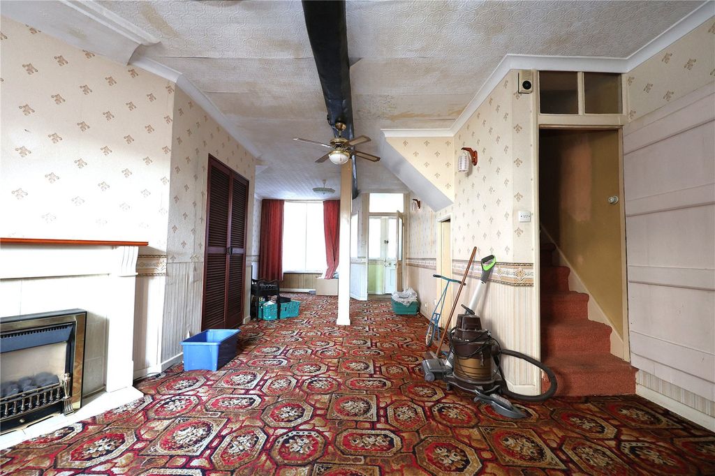 Property photo 2 of 22 Picture No. 19