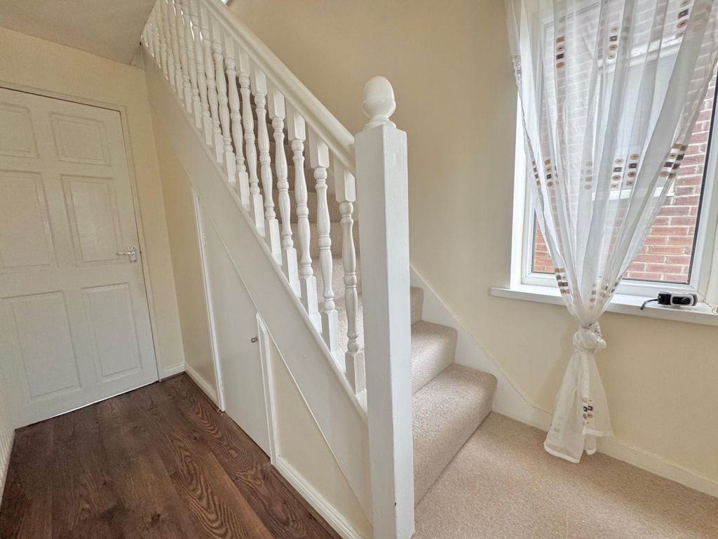 Property photo 2 of 15 82d13c49-0B0B-40B9-B6Fc-Ab7d279Bf460
