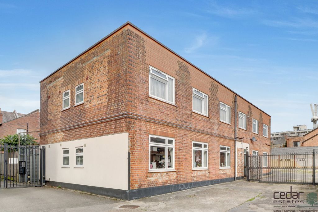 Property photo 1 of 8