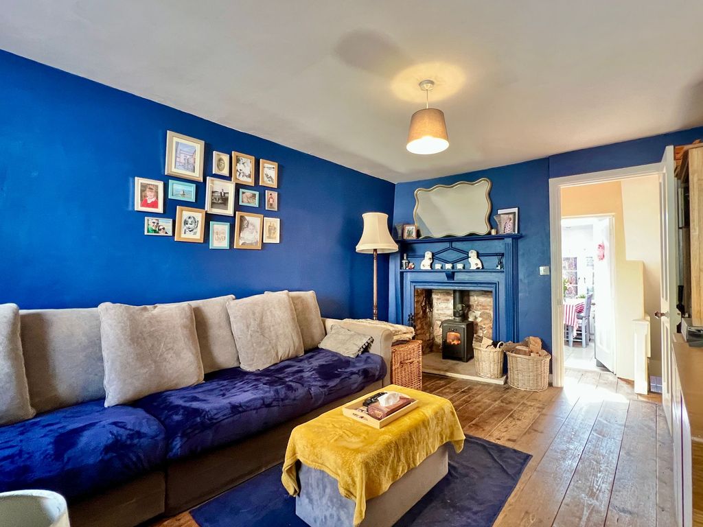 Property photo 2 of 20