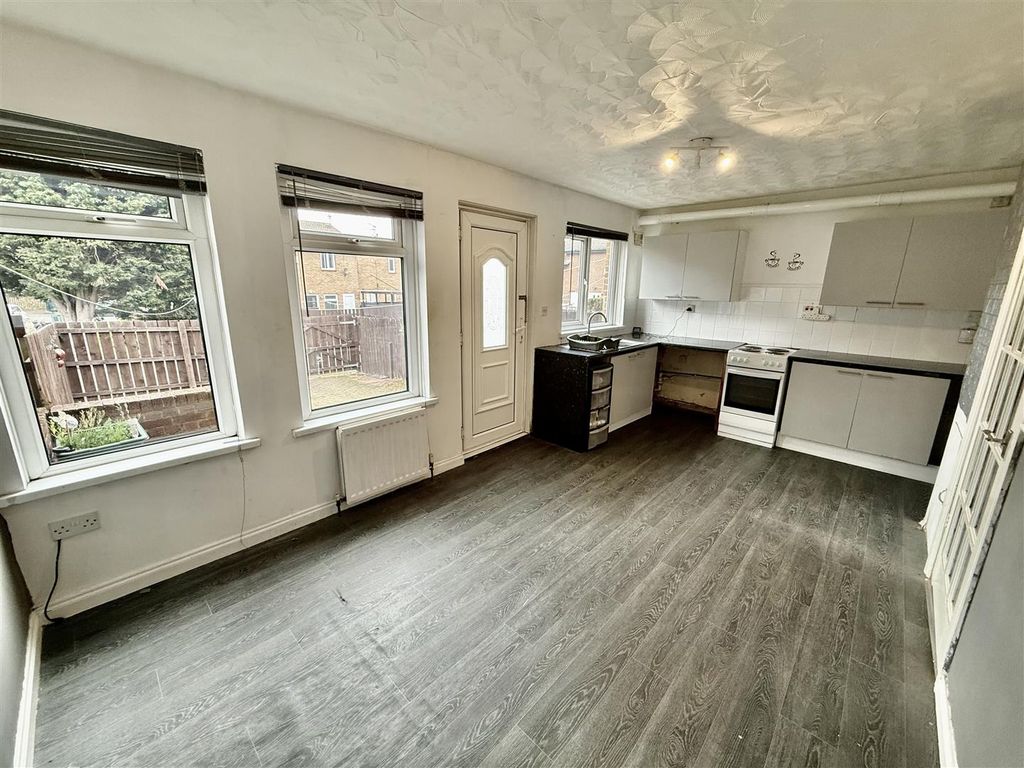 Property photo 2 of 15 Kitchen
