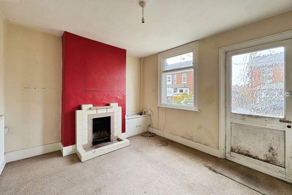 Property photo 3 of 14