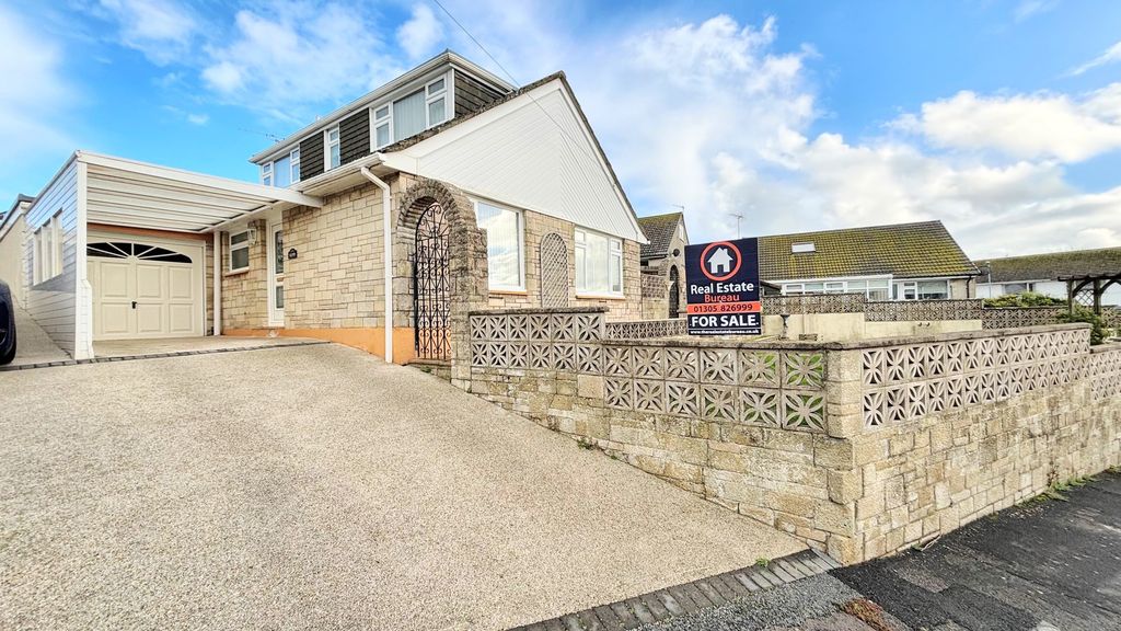 Property photo 2 of 23 Driveway And Front