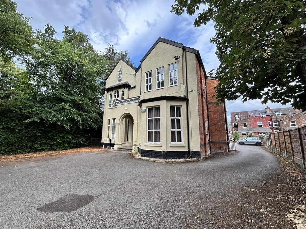 Property photo 1 of 16 Main Building