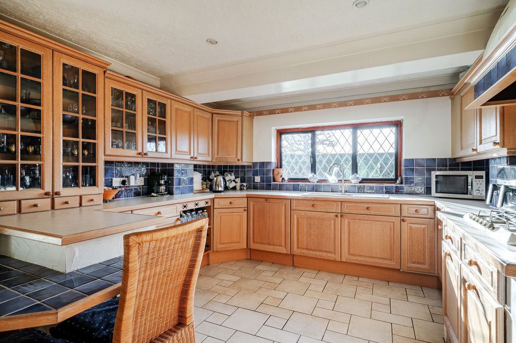 Property photo 3 of 23