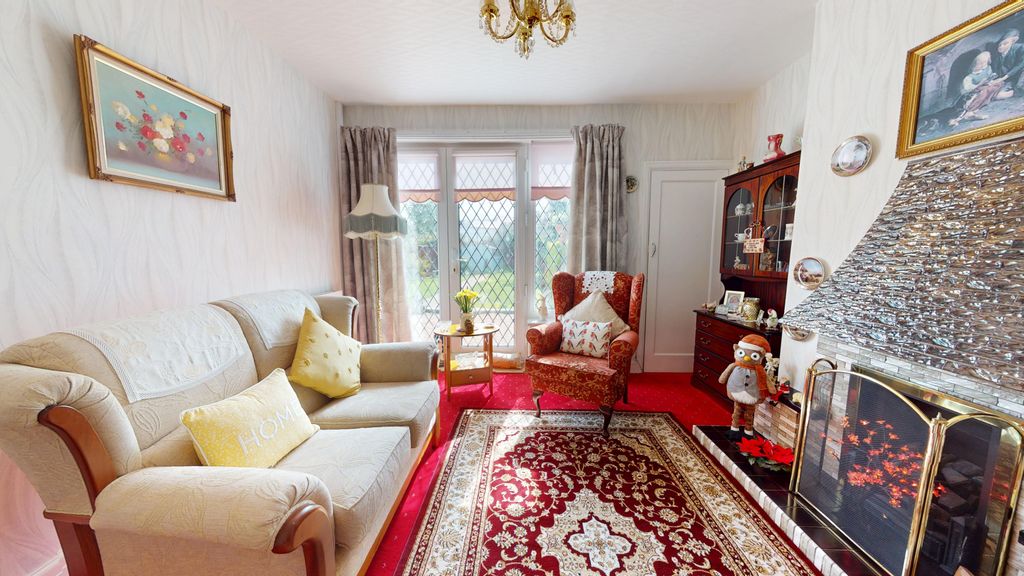 Property photo 3 of 15