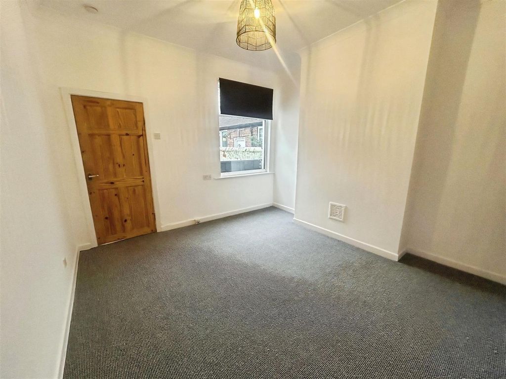 Property photo 2 of 13 B00838E2-3.Jpg