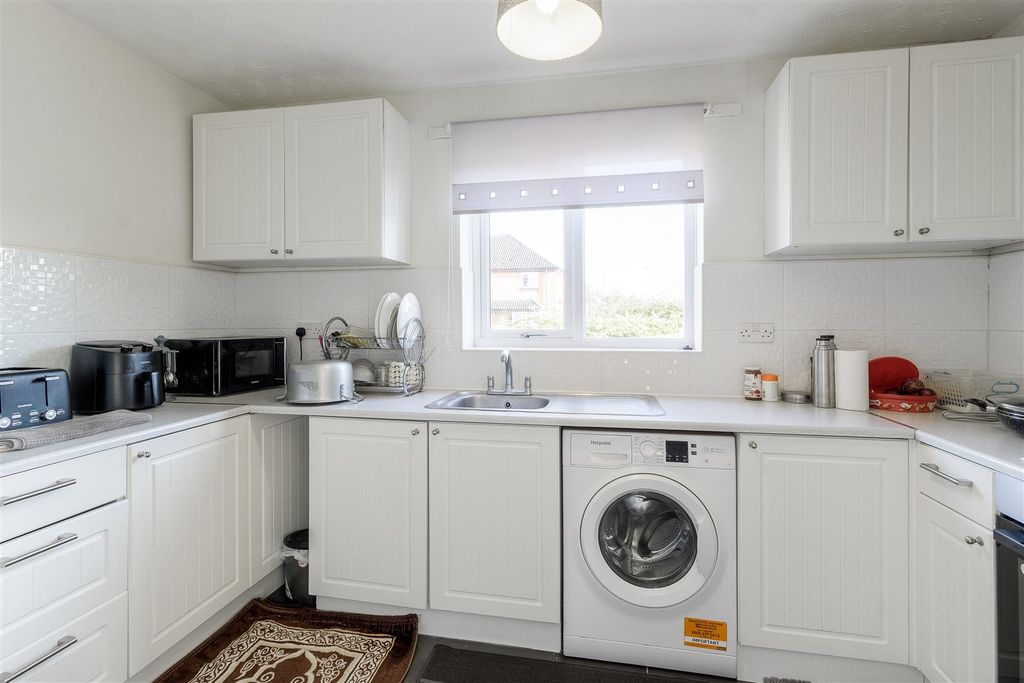 Property photo 3 of 10 Britannia Gardens Kitchen.Jpg