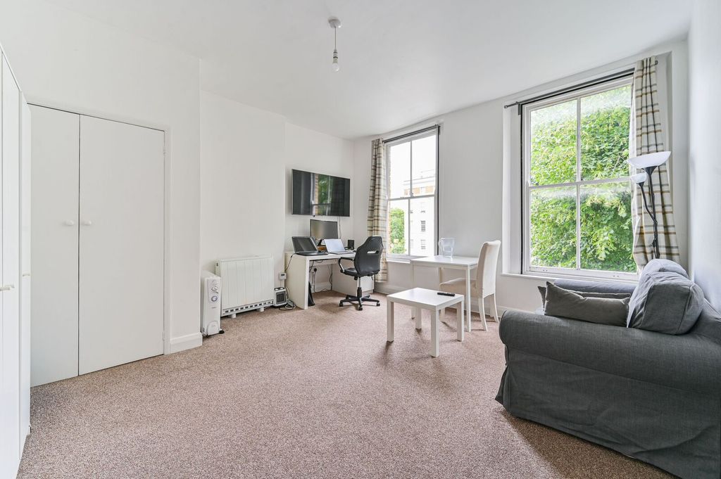 Property photo 3 of 5