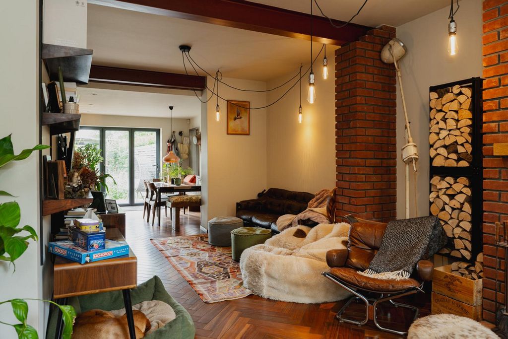 Property photo 2 of 39