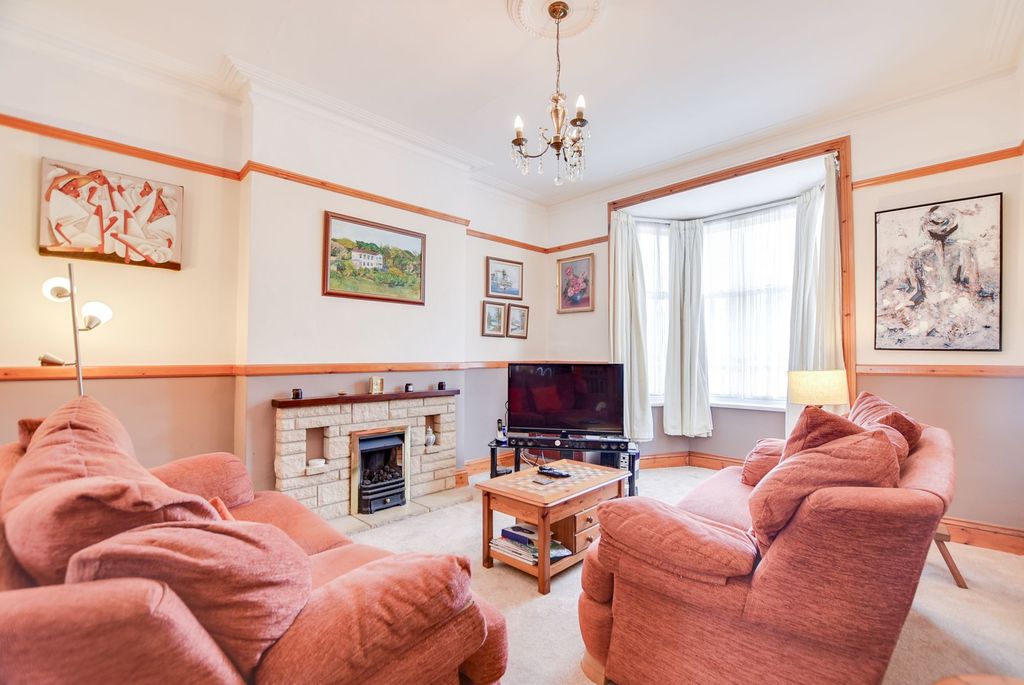 Property photo 3 of 14