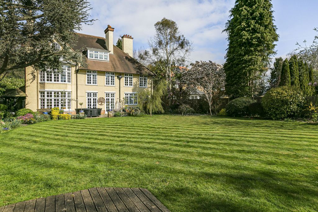 Property photo 1 of 43