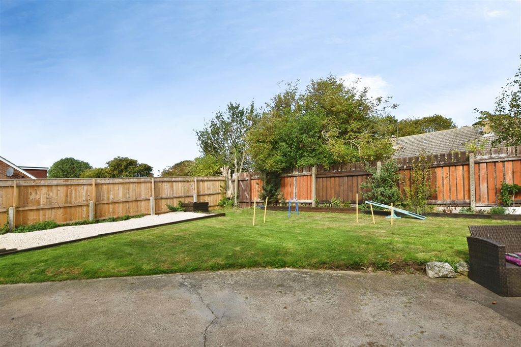 Property photo 3 of 25 0E147Efc-Garden 20Ff.Jpg