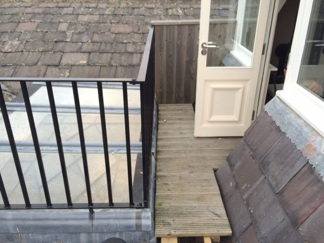 Property photo 3 of 7 Balcony