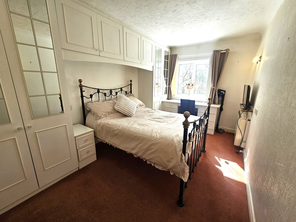 Property photo 3 of 14 Bedroom