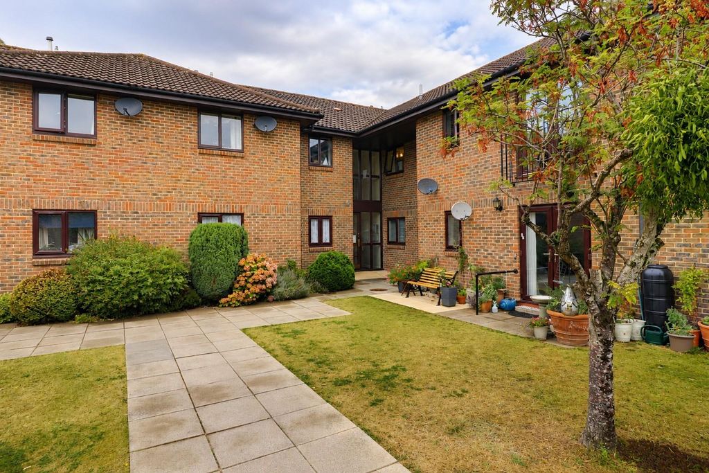 Property photo 1 of 11