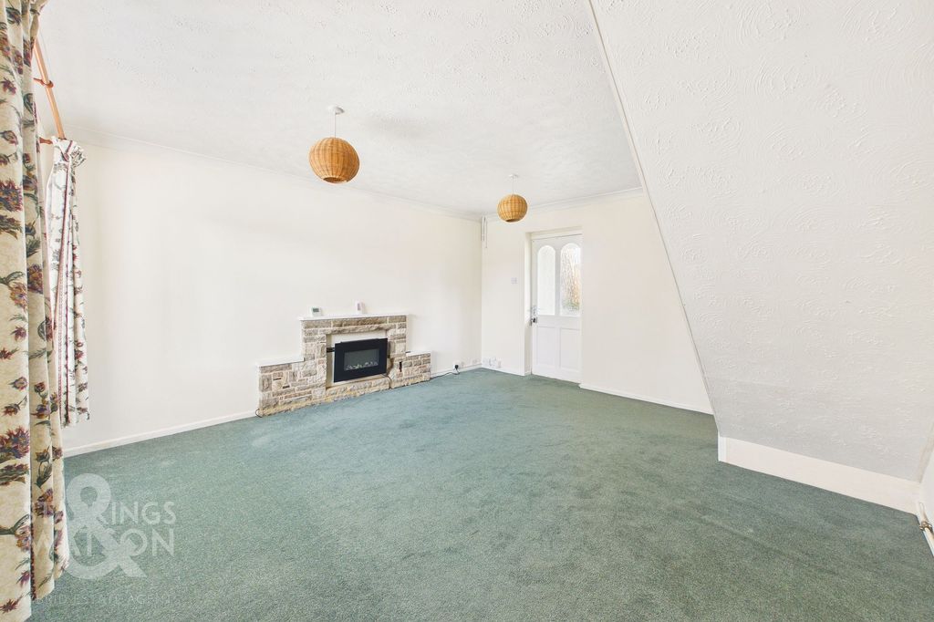 Property photo 2 of 24