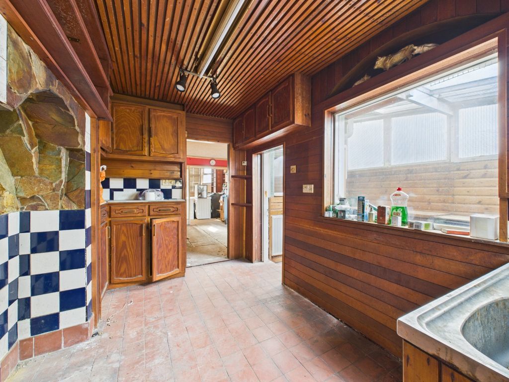 Property photo 3 of 13 4495035